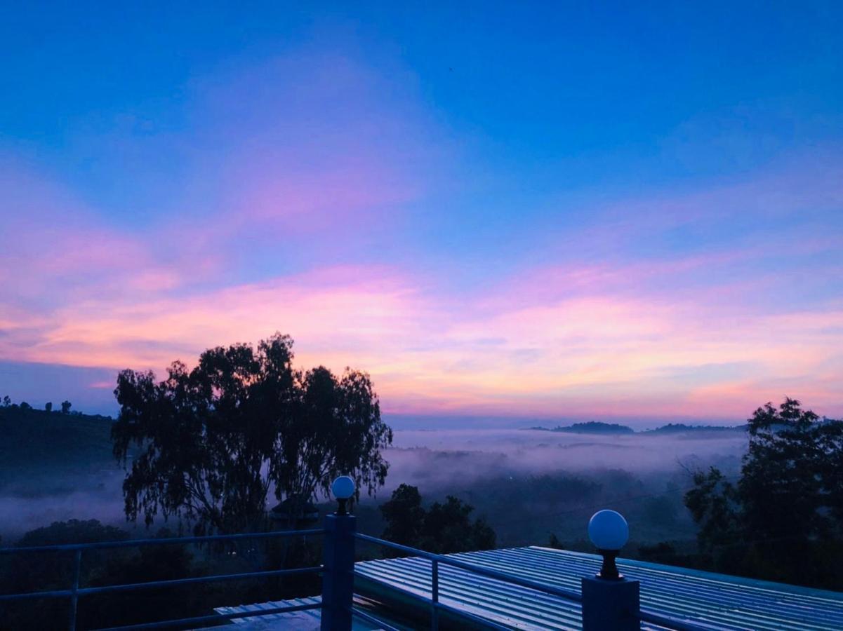 Appartamento เอนกาย อิงเขา Khao Kho Esterno foto