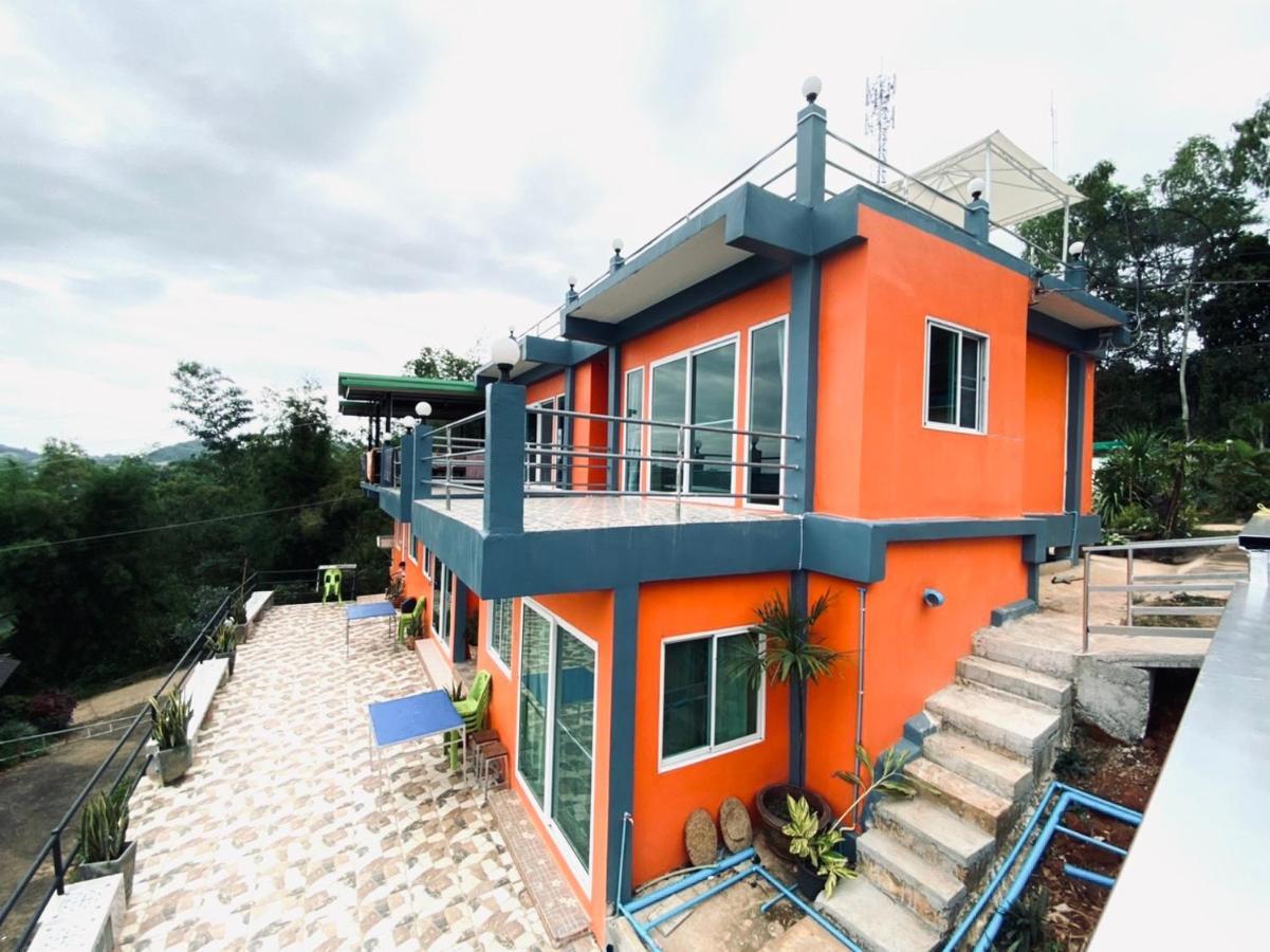 Appartamento เอนกาย อิงเขา Khao Kho Esterno foto